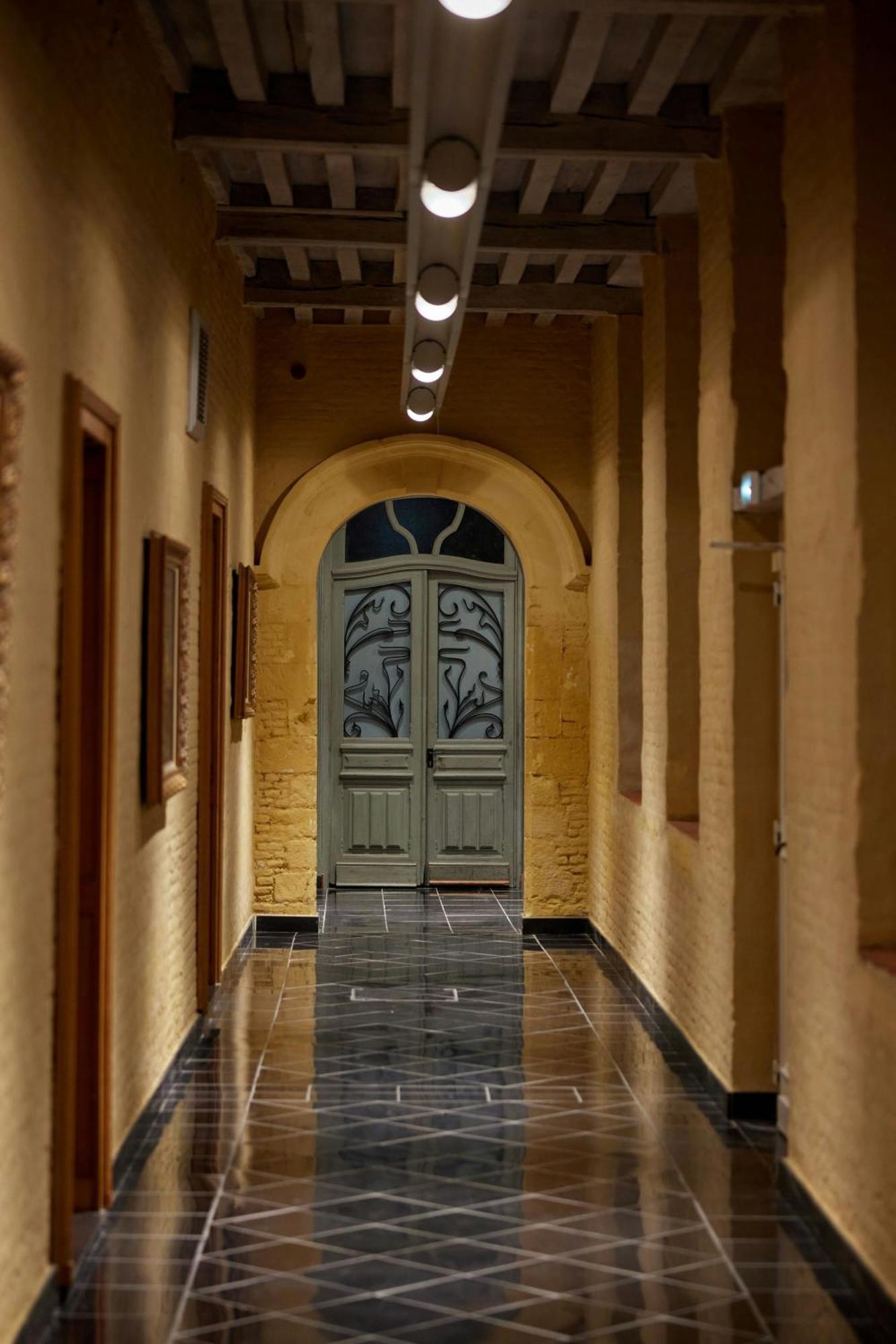 L'Hermitage Gantois, Autograph Collection Lille Bagian luar foto The interior of the hotel