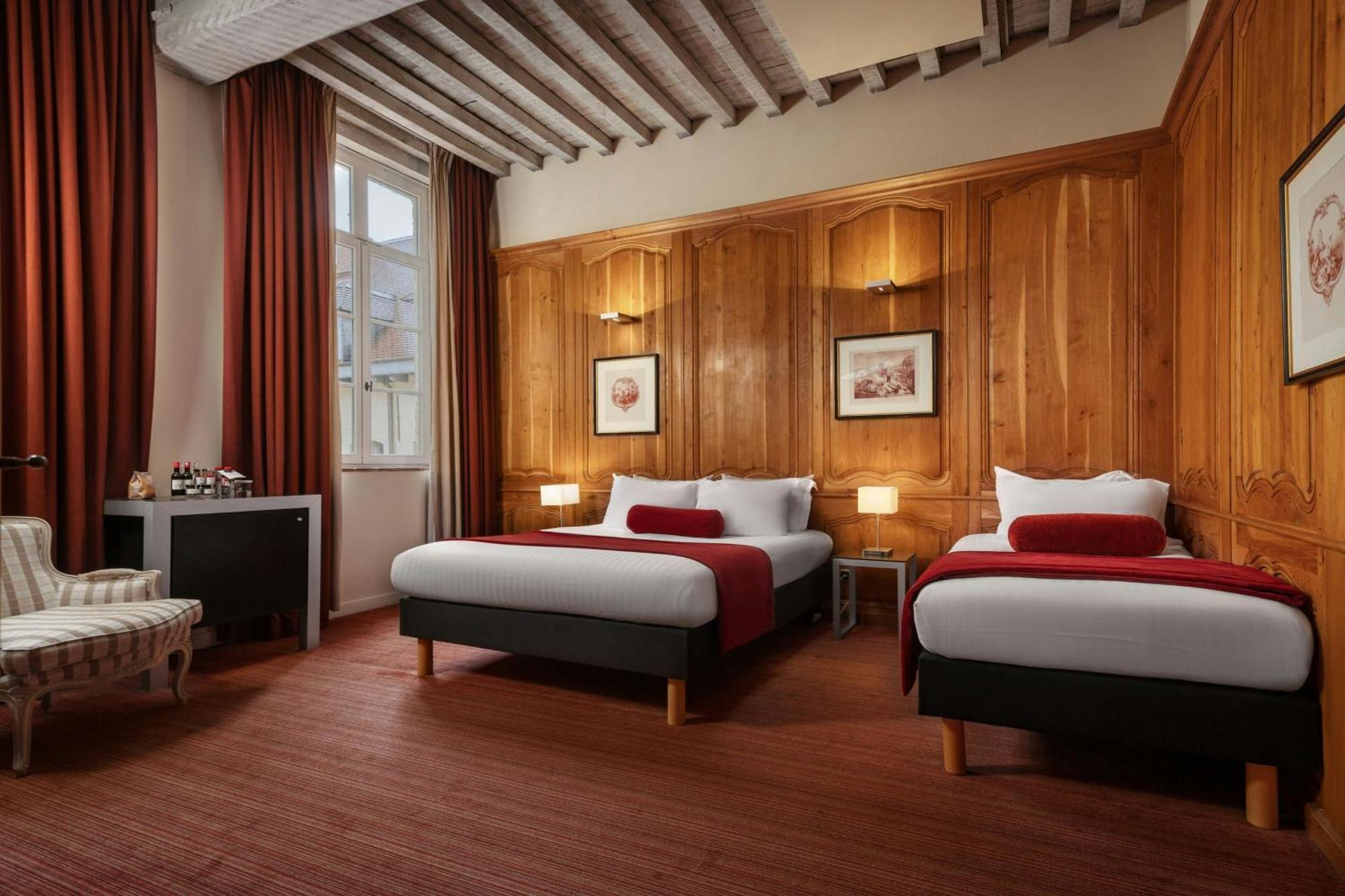 L'Hermitage Gantois, Autograph Collection Lille Bagian luar foto A room at the hotel